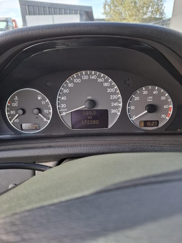 Mercedes 230 CLK – Image 20