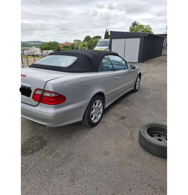 Mercedes 230 CLK – Image 2