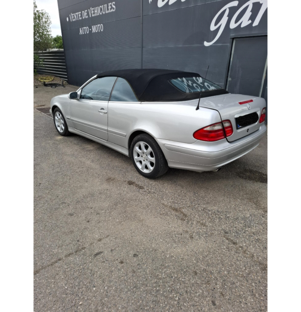 Mercedes 230 CLK – Image 22