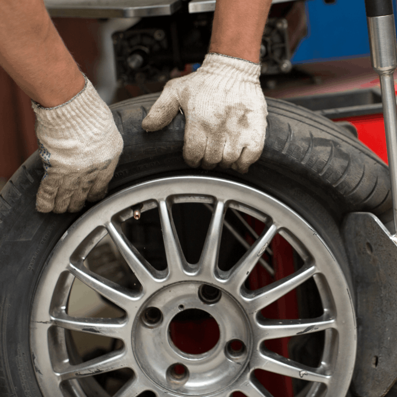 Montage et équilibrage de vos pneus chez Authentic Garage à Monflanquin